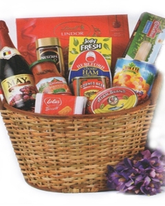 HOLIDAY SEASON&rsquo;S SENSATION